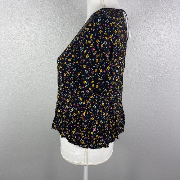 Beautiful Floral Top - Picture 5 of 8